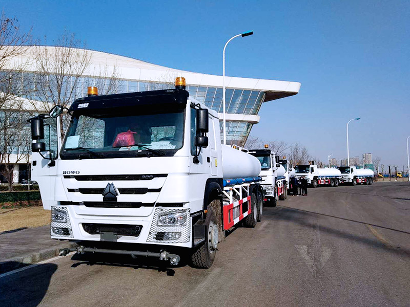 Sinotruk a remporté l’appel d’offres de l’ONU concernant les camions citernes d’eau potable, le site d’expédition au port chinois